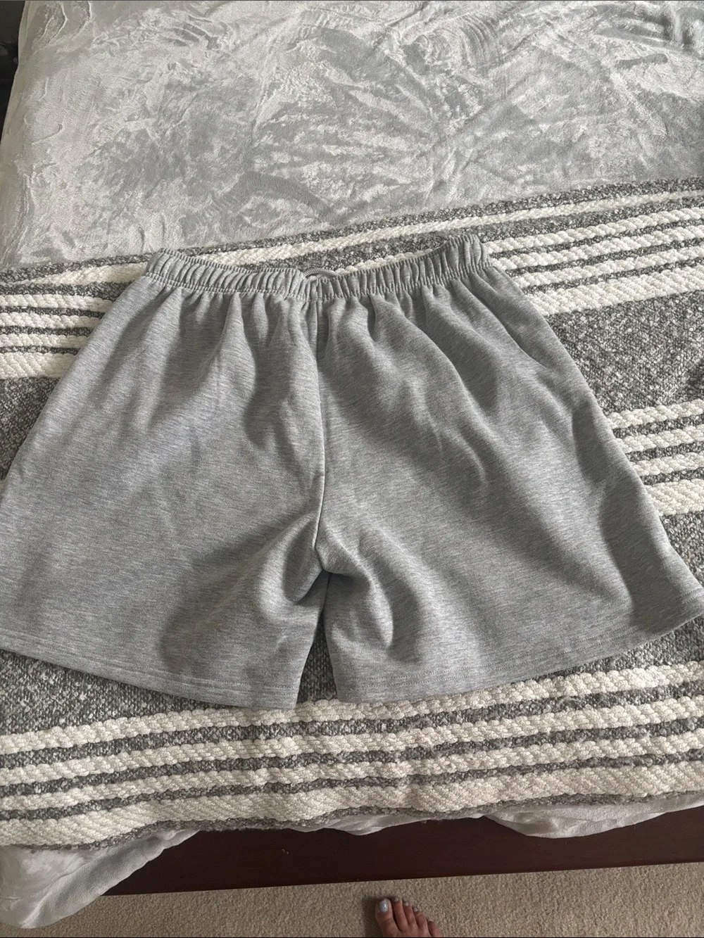 ALO Yoga women’s Light Grey Athletic Lounge Shorts